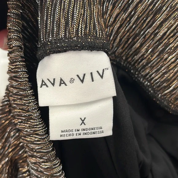 NWT! Ava & Viv Metallic Gold Wide Leg Crop Pant - Picture 4 of 5